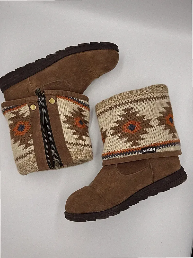 Muk Luks Women’s 9 Brown Faux Suede Knit Aztec Sweater Boots Cozy Winter Zip