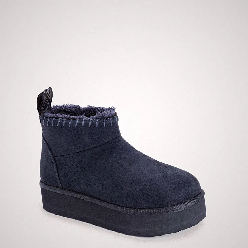 MUK LUKS Women's Augie Mini Booties Blue Faux Suede Fur Lined Ankle Boots Size 9