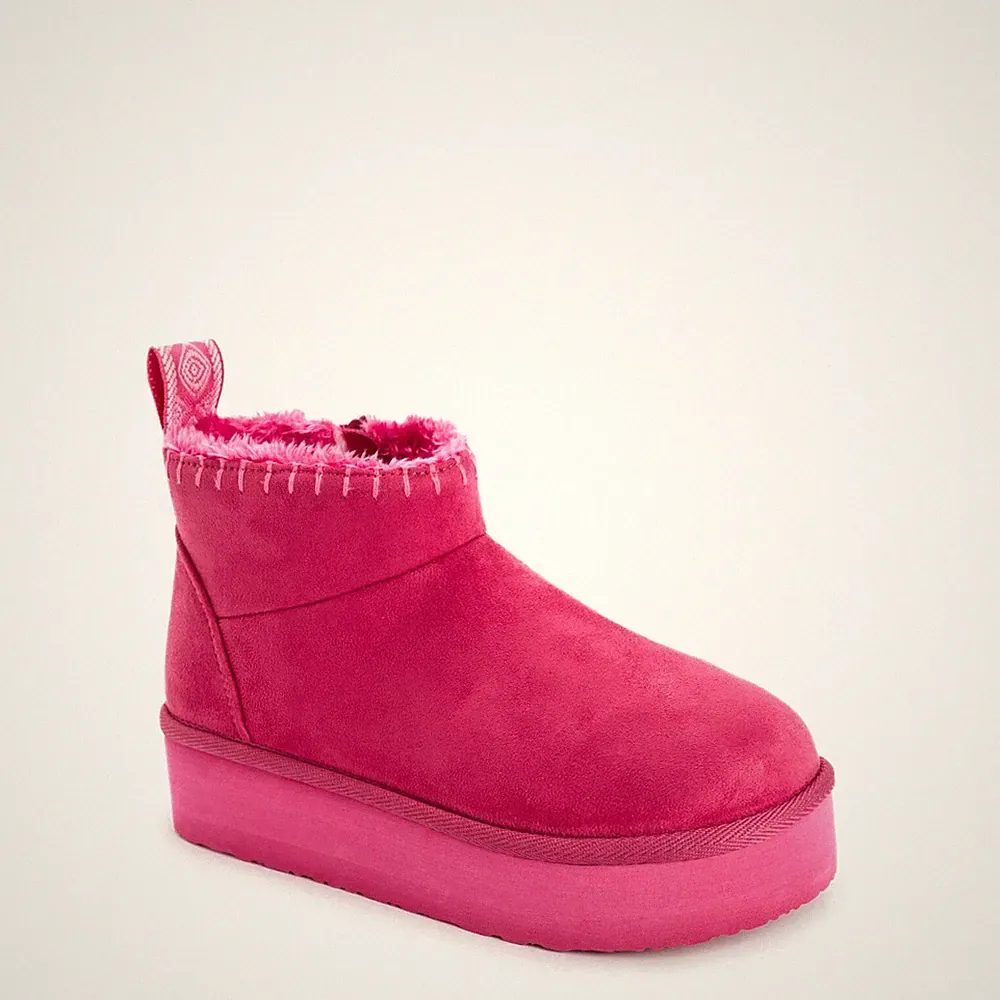 MUK LUKS Women's Augie Mini Booties Pink Faux Suede Fur Lined Ankle Boots Size 8