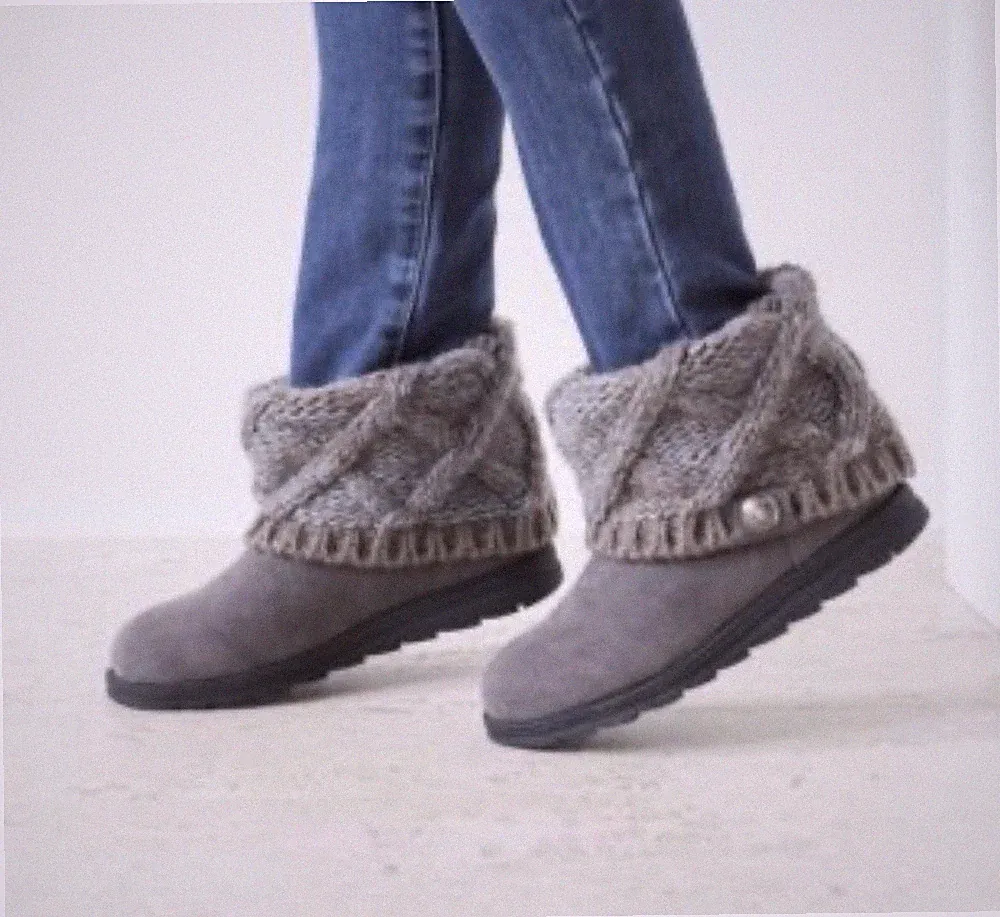 MUK LUKS Women's Patti Boots Ankle knit Size 11 Taupe grey winter warm outdoor