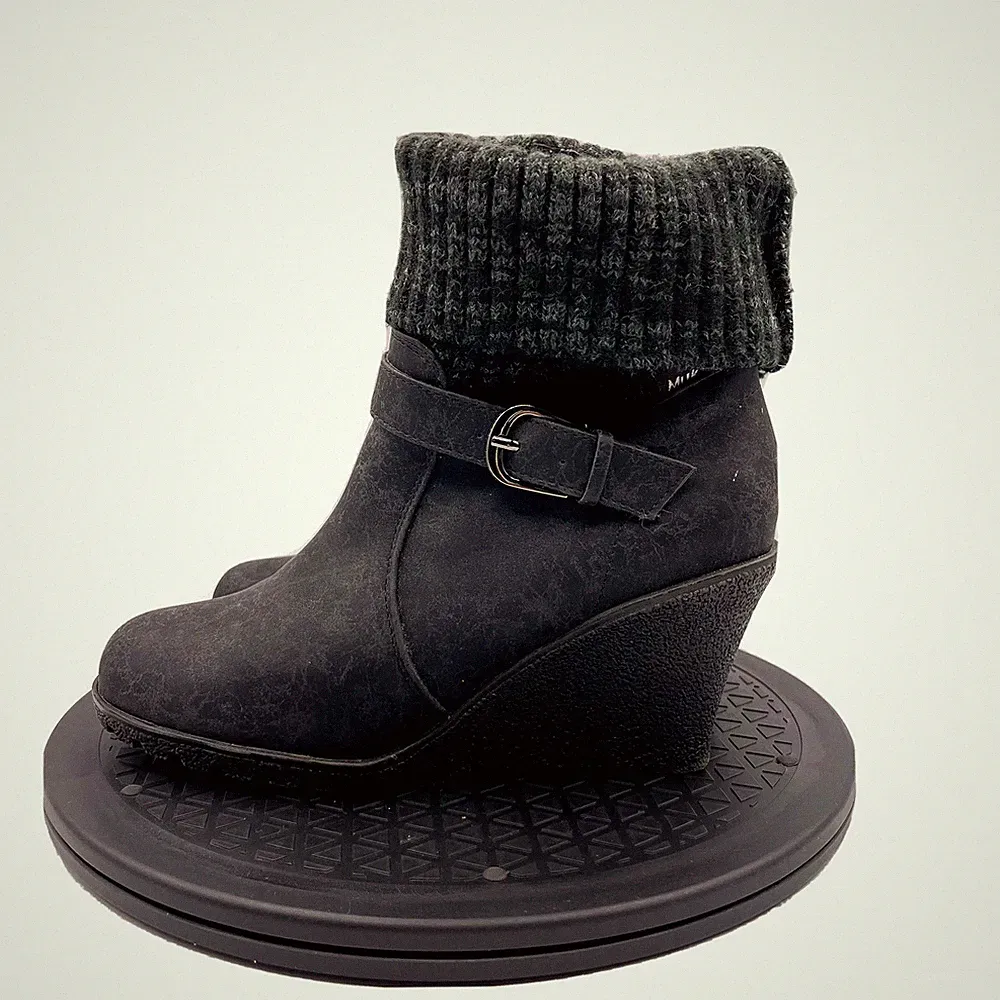 MUK LUKS WOMENS GEORGIA Knit Distressed Wedge BUCKLE STRAP ANKLE BOOTS Size 7