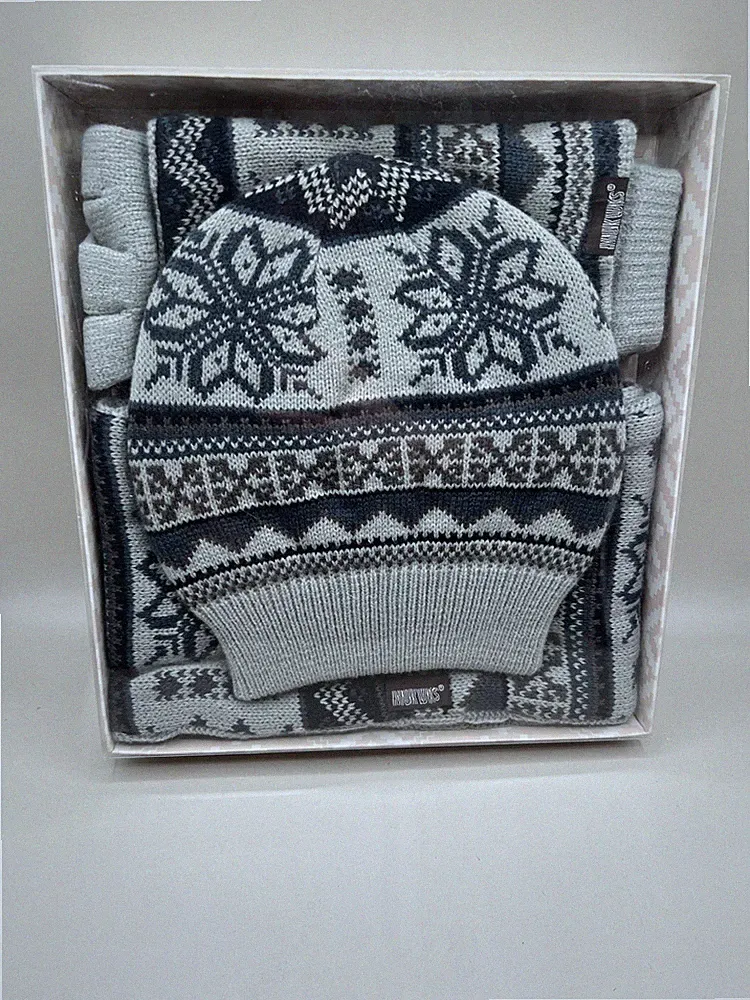 Mukluks Winter Accessories Set
