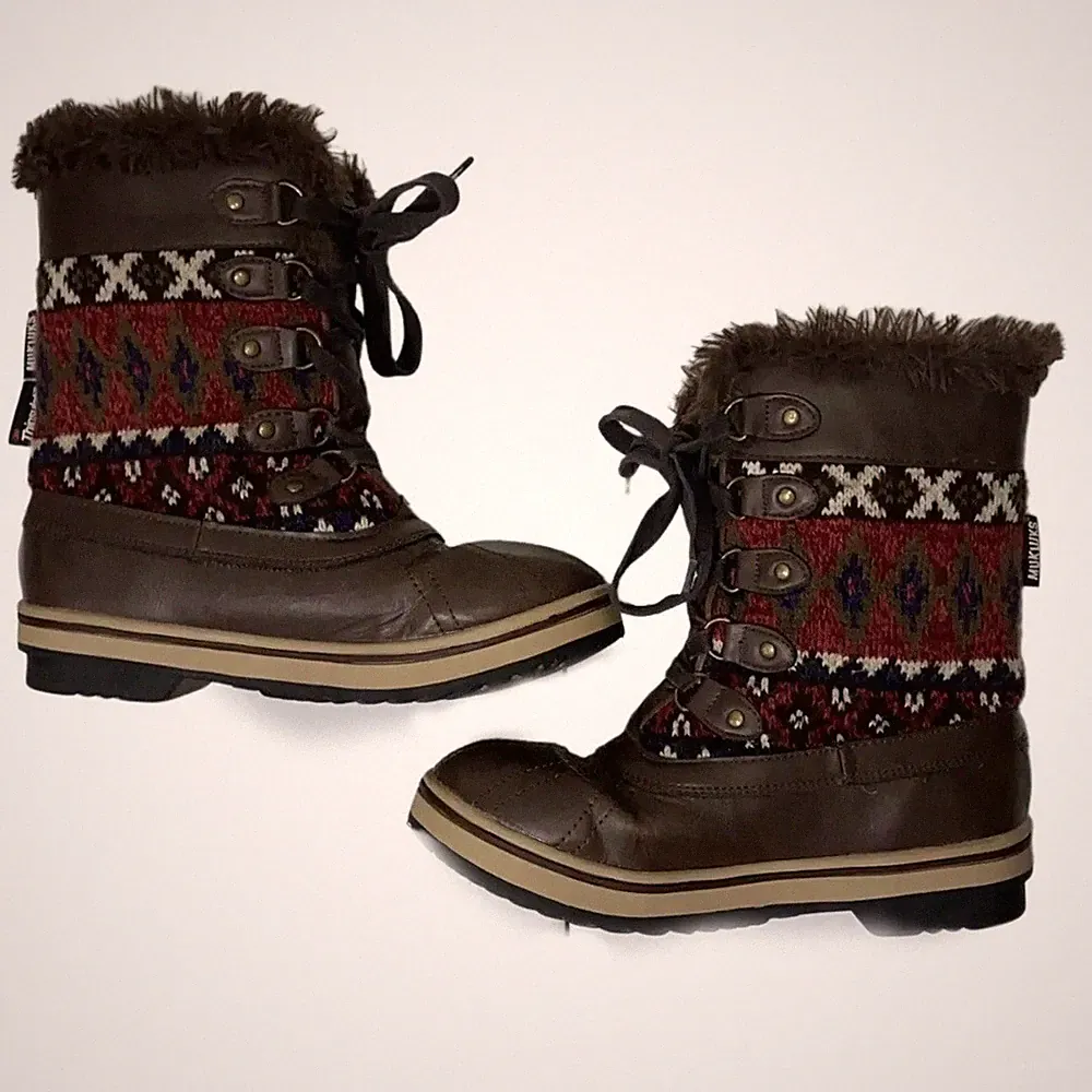 Mukluks Women's Thinsulate Brown Tie Up Boots Size 6 Aztec Pattern