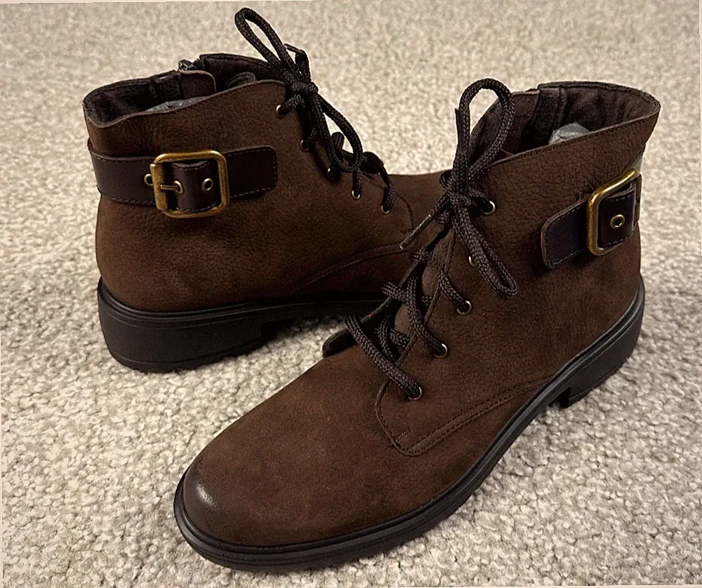 Munro Bradley Boots Womens 7 Brown Tumbled Nubuck Water Resistant Combat Buckle