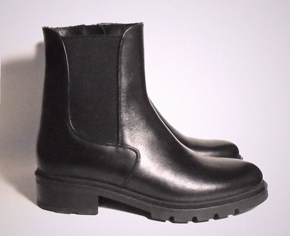 NEW $550 LA CANADIENNE Sean City Dry CHELSEA WOMEN'S Black Leather BOOTS 9 Italy