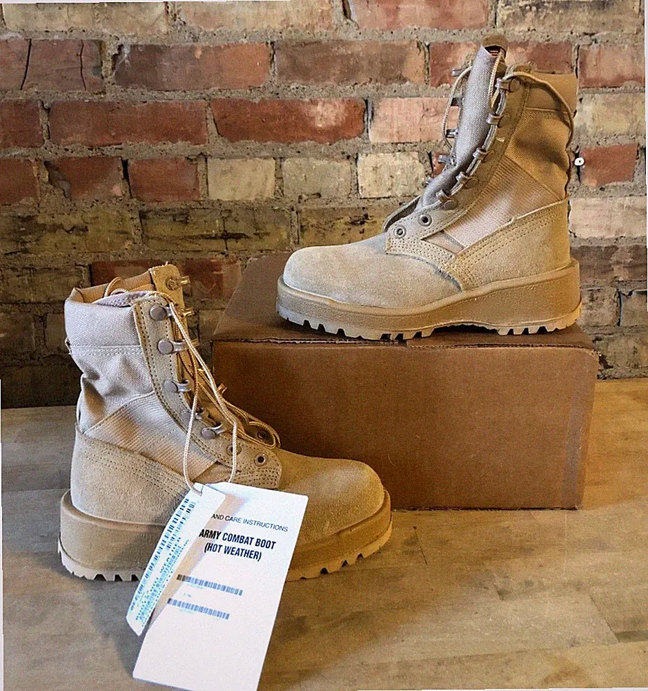 New Altama Hot Weather Army Combat Boots - Tan - Size 2.5W / Women's 6.5