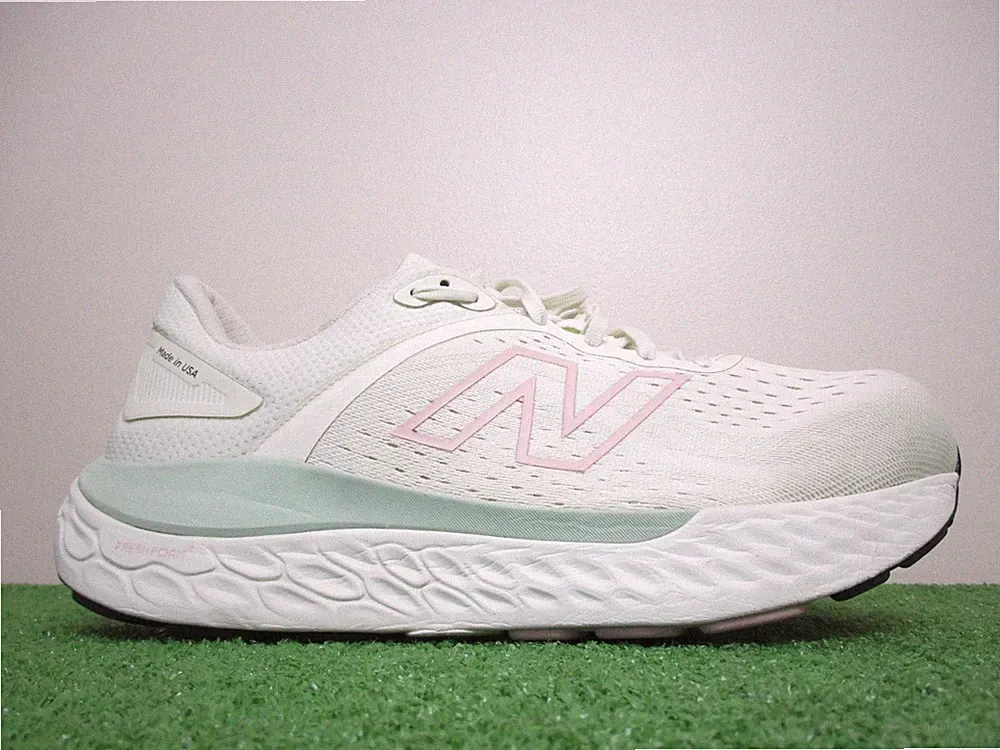 New Balance Fresh Foam X 1540v4 USA Shoes Womens 12 XX Wide Turtledove Silver