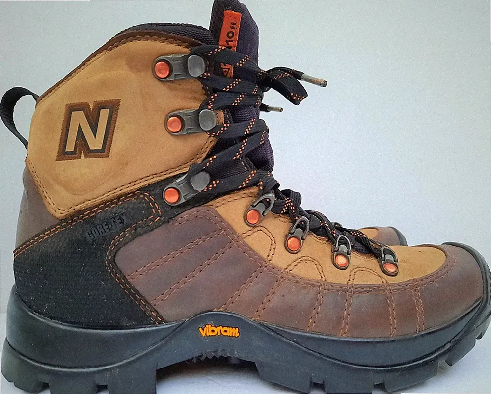 New Balance WO1500GT Vibram Goretex Brown Rainier Hiking Boots Women's Size 9 2A