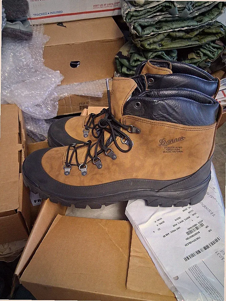 New Danner Combat Hiker Boots Size 16w