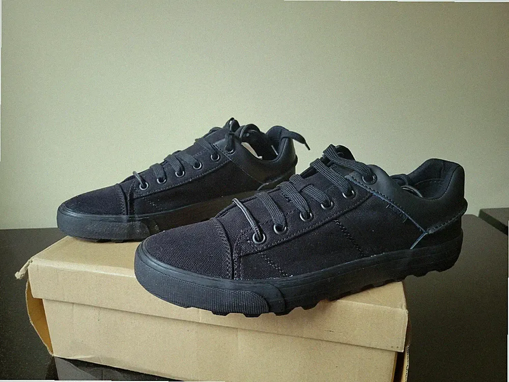 NEW/Defects Levis Mens Ellison Black Canvas Hiking Shoes Casual Shoes