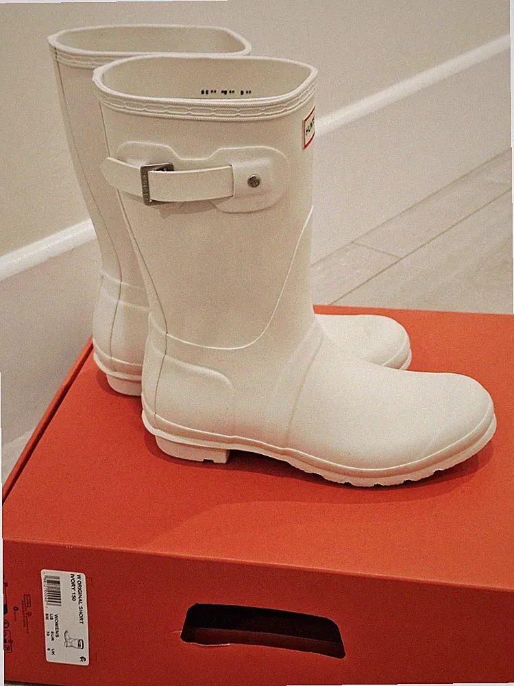 NEW HUNTER SIZE 8 WOMEN'S ORIGINAL SHORT RAIN BOOTS IVORY