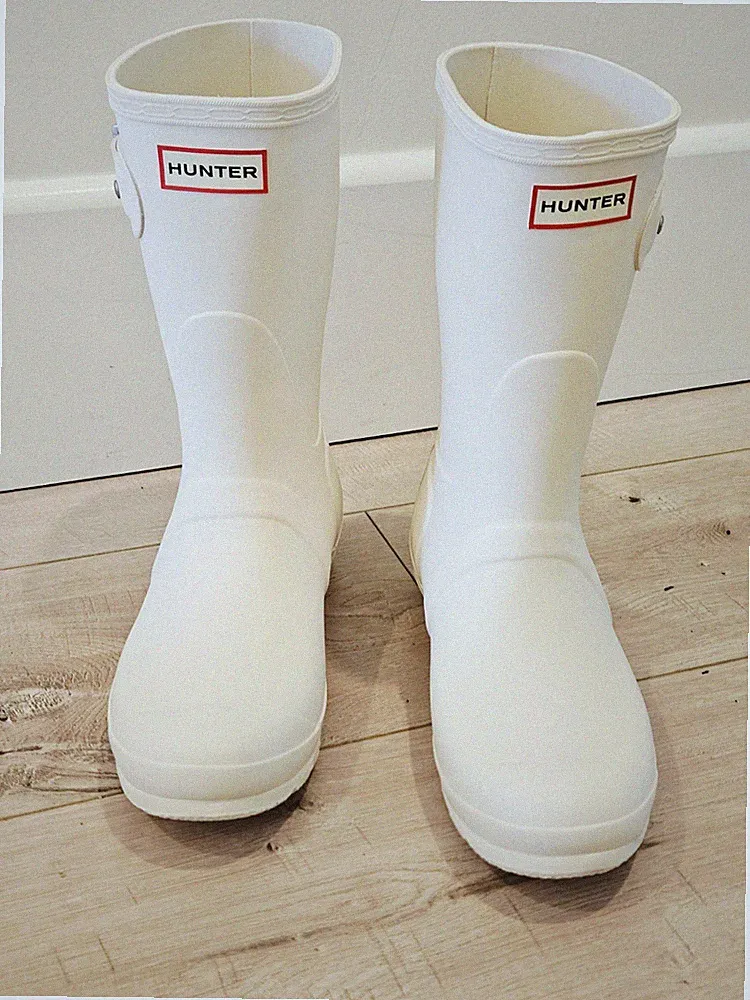 NEW HUNTER SIZE8 WOMEN'S ORIGINAL SHORT RAIN BOOTS IVORY