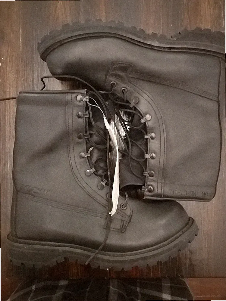 New Rocky Men's Military Black Leather Combat Boots Insulated Waterproof 8.5 R