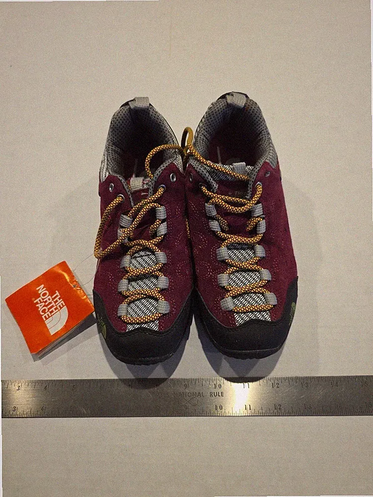 NEW The North Face women's hiking shoes Cedar Mesa size 5.5