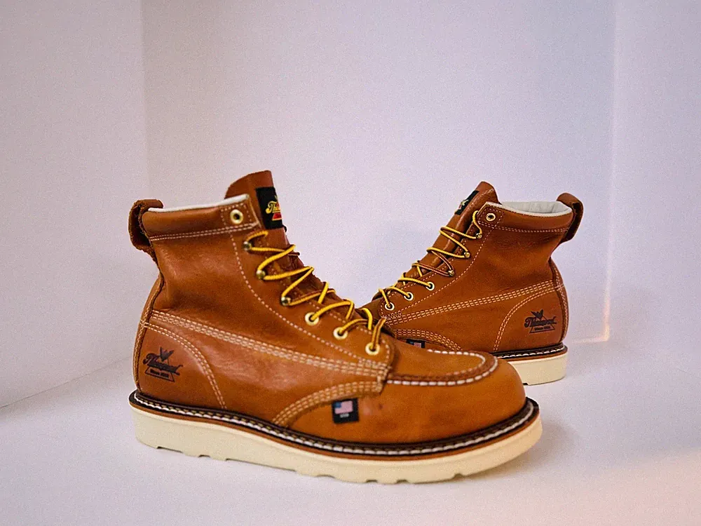 NEW THOROGOOD WORK BOOTS NON SAFETY TOE SIZE 10 D MADE IN USA