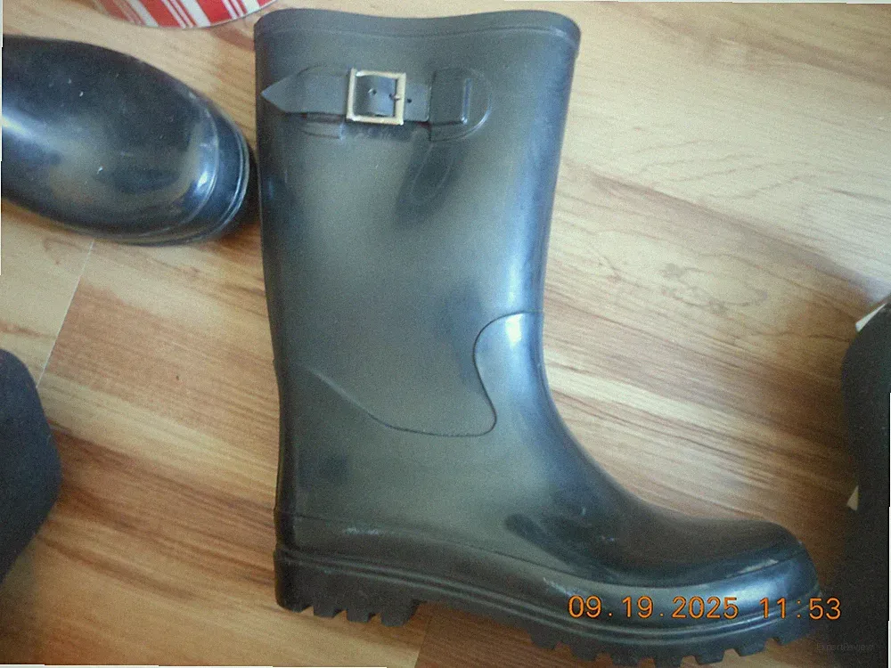 NEW / UNBRANDED / 10 / BLACK / RUBBER RAIN BOOTS / 12.5" SHAFT / WEIGHS 4 LBS 😁