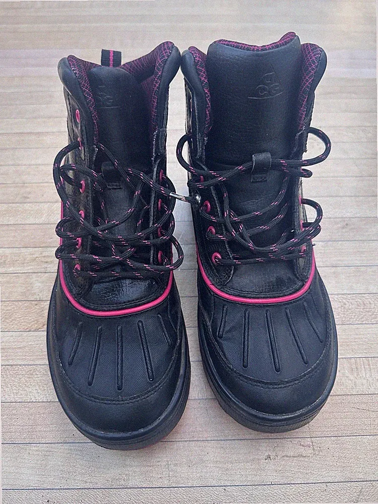Nike ACG Boots Woodside Duck Toe Hiking Black Pink Youth Size 6.5Y