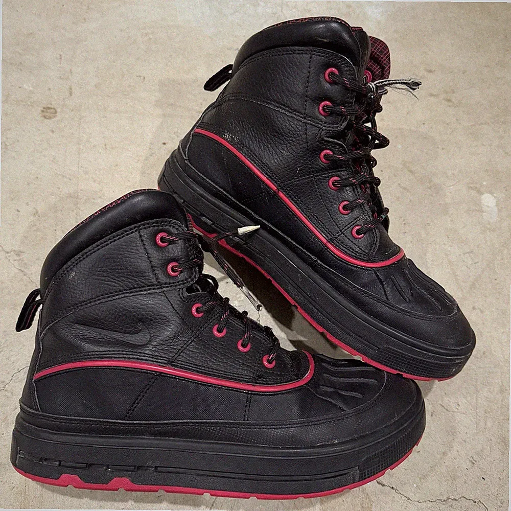 Nike ACG Boots Woodside Duck Toe Hiking Black Pink Youth Size 7Y