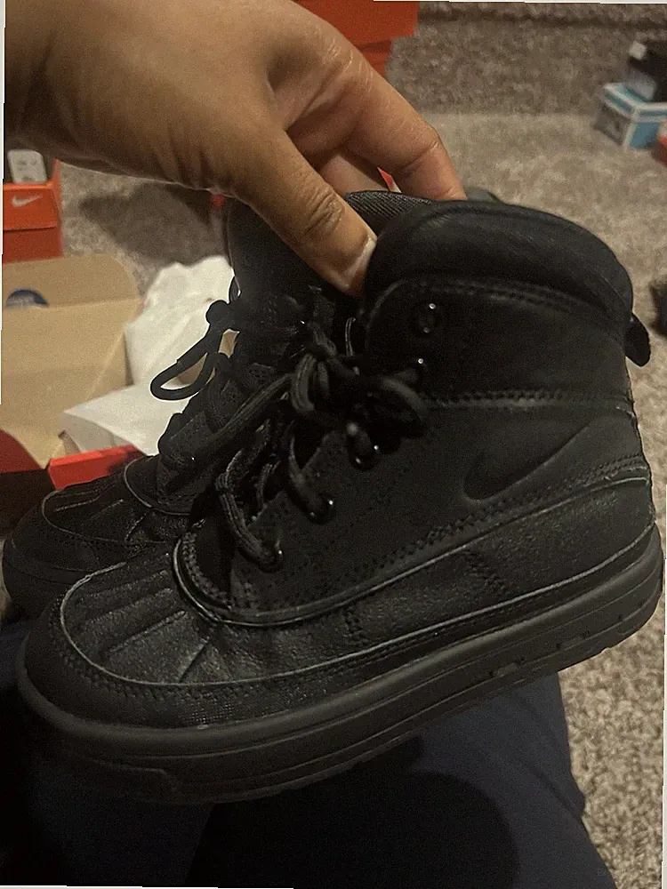 NIKE ACG Woodside 2 High Triple Black Sneakers Boots Shoe Boys Youth Size 12C