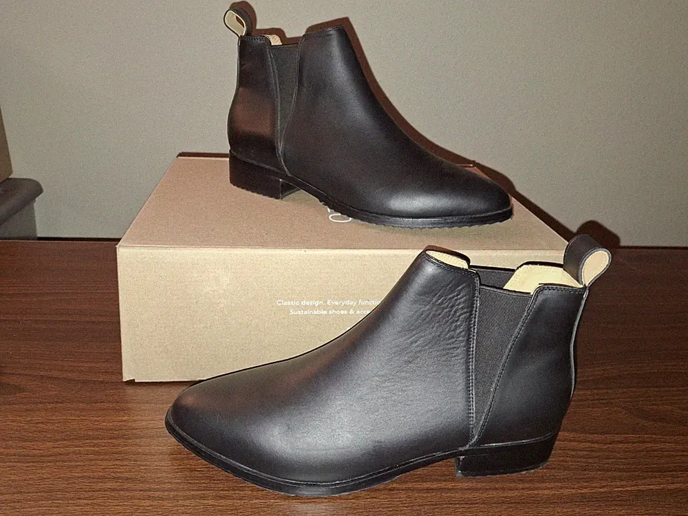Nisolo Eva Everyday Black Leather Chelsea Boots Women's Size 8.5 CR202332