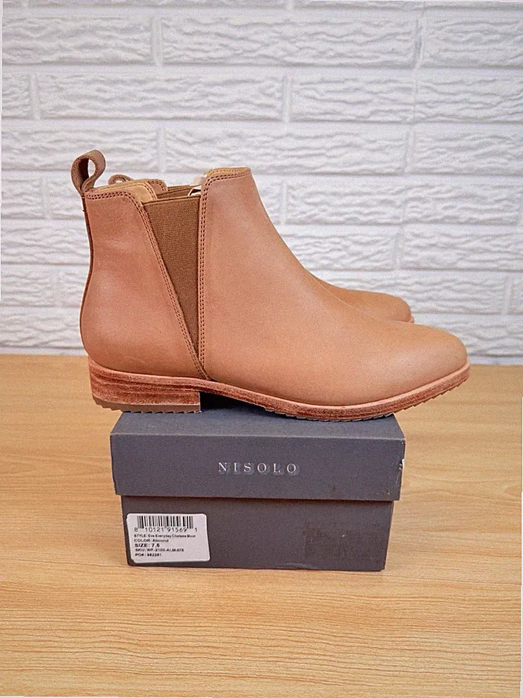 Nisolo Eva Everyday Chelsea Boots Almond Leather Women’s Size 7.5 New