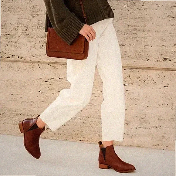 NISOLO Eva Everyday Chelsea BOOTS Sz 8 Brown Leather