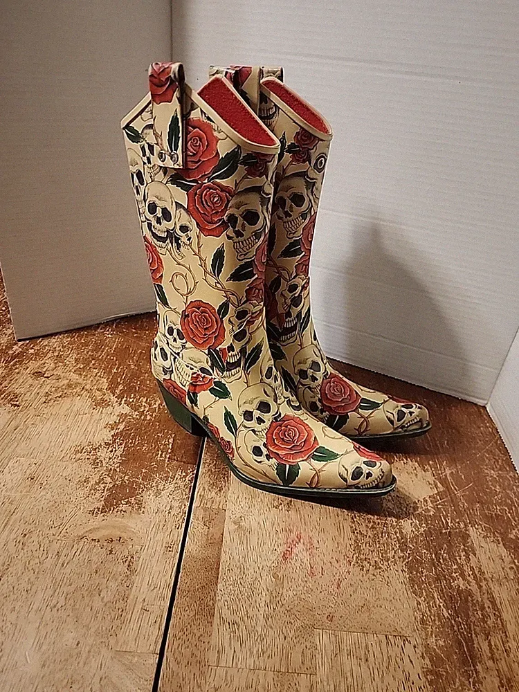 Nomad Womens Size 8 Yippy Skull/Rose Cowboy Style Rain Boots Felt Lined GUC