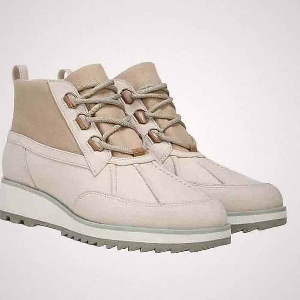 NWOB Vionic Womens Nolan Combat & Lace-up Boots Shoes Sz 1 0 Arch Support Hiking
