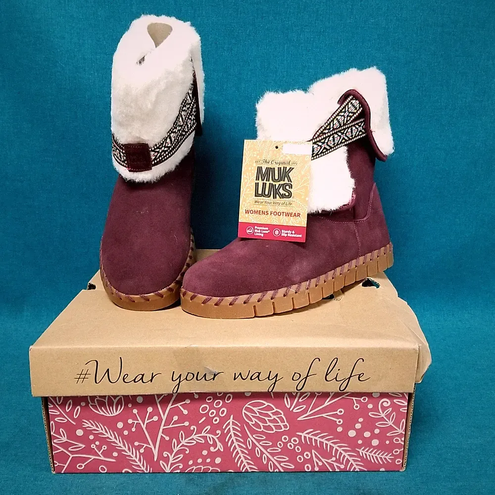 NWT Muk Luk Wine Suede Wool Blend Water Repellant Memory Foam Boots Women's Sz 6