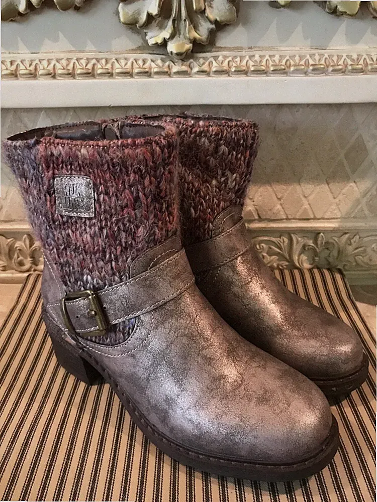 NWT MUKLUKS Metallic Water Resistant Women's Boot 6M