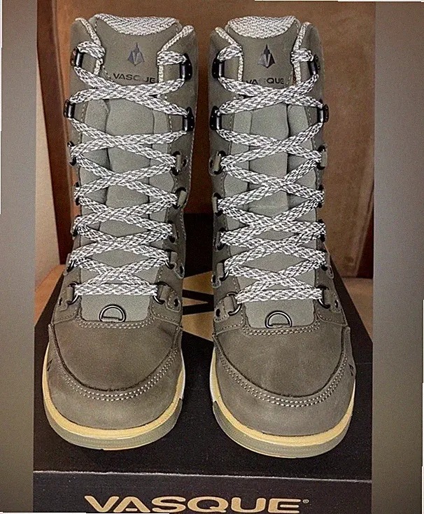 NWT Vasque Laplander UltraDry Insulated Hiking Boots Olive, White Women's Sz 6