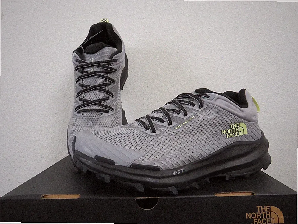 NWT Womens The North Face Vectiv Fastpack Mid Futurelight Shoes - Meld Grey