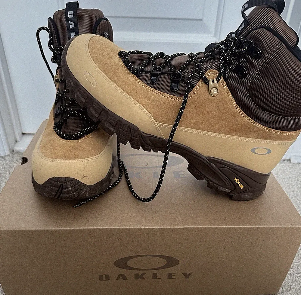 Oakley Men's Hiking Boots Brown Tan Suede Fabric Lace Up Size 9.5