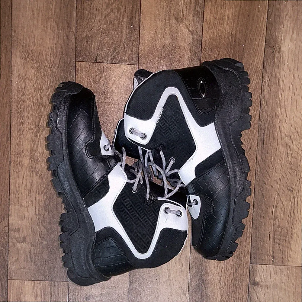 Oakley Thermolite Lace Up Black White Men's Hiking Boots Leather Fabric Ankle