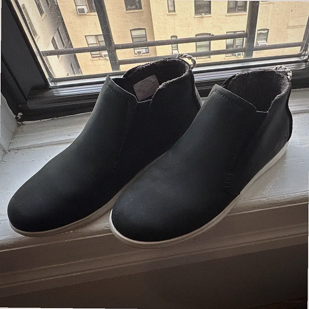 OluKai Hawai'iloa Manu Hope Women's Black Leather Chelsea Boots US 8.5 EU 38.5