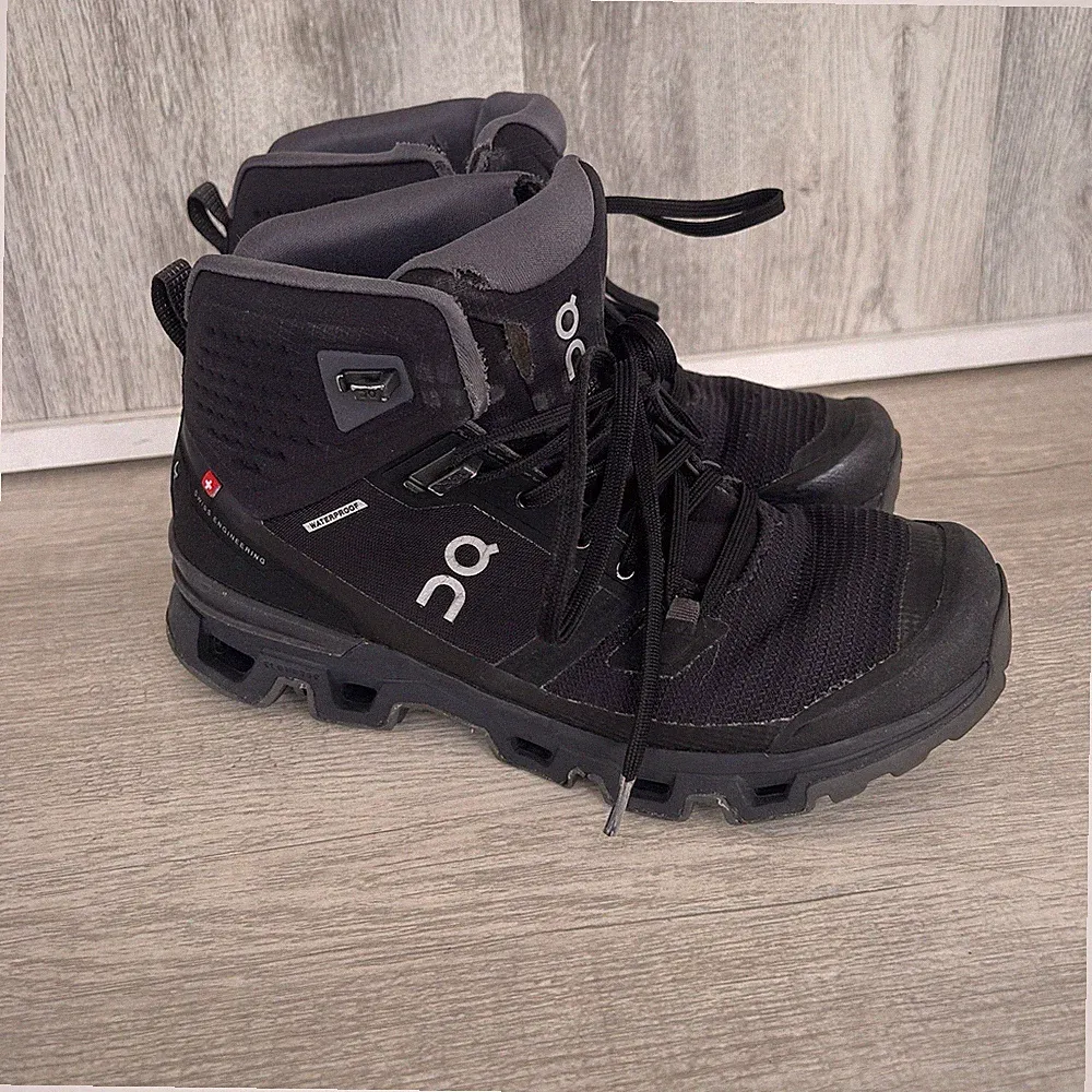 On Running Cloudrock Mid Waterproof Hiking Boots Shoes Womens 8 Black Sneaker