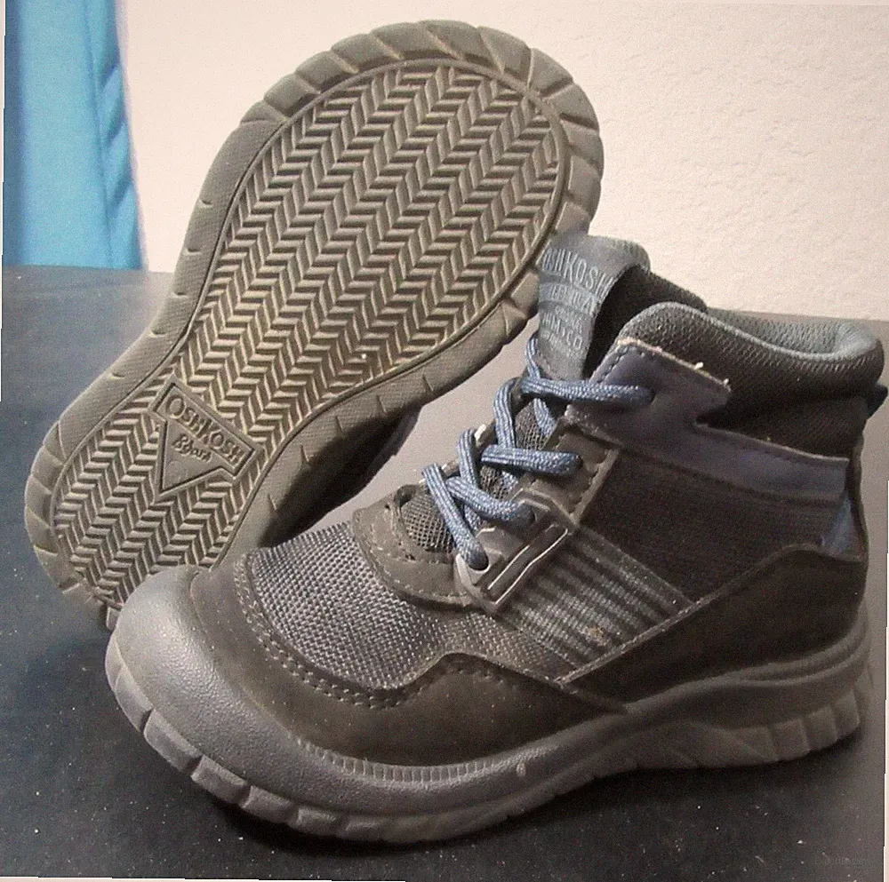 Oshkosh B'Gosh Batillo-B Bump Toe Black Blue Hiking Boots Youth Toddler size 11