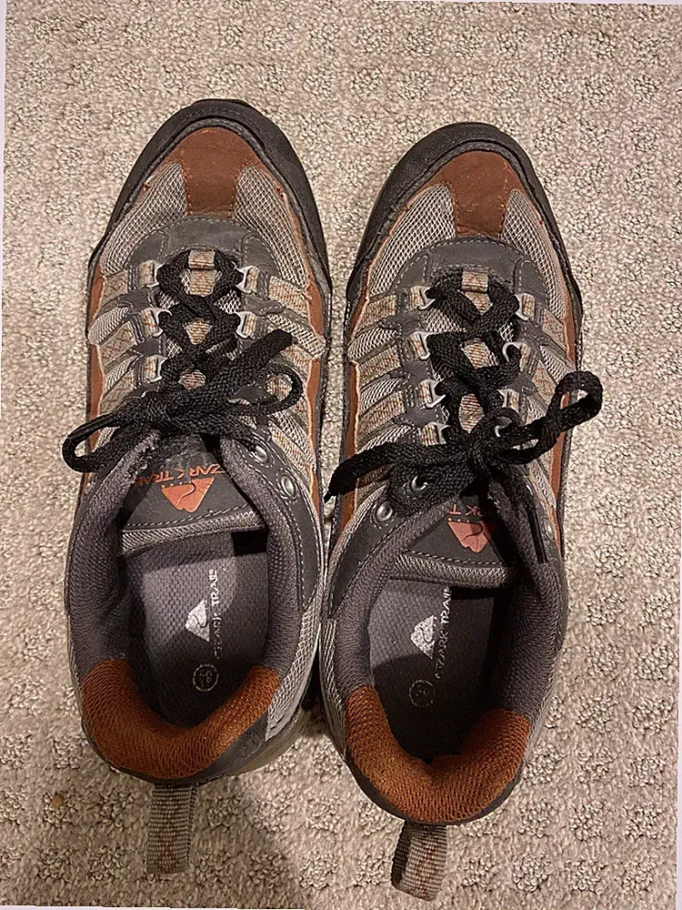 OZARK TRAIL MEN'S 8.5 Low Hiking SHOES LEATHER MESH Flexible Midsole No Insole.
