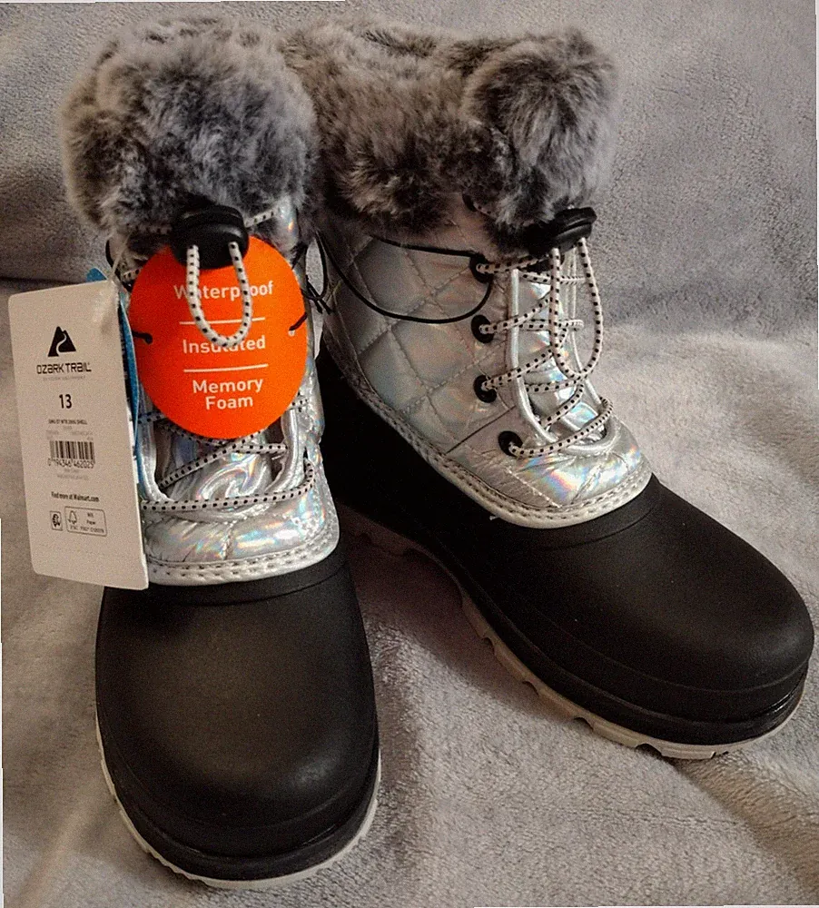 Ozark Trail Snow Boots Girls 13 Silver Metallic & Black Shoes Waterproof Quilted