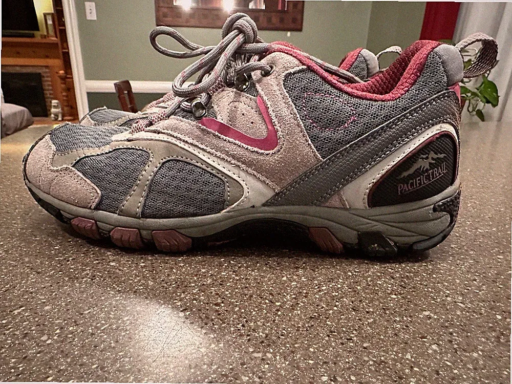 Pacific Trail Lawson Women's Hiking Shoes Size 10 Gray Tan and Pink