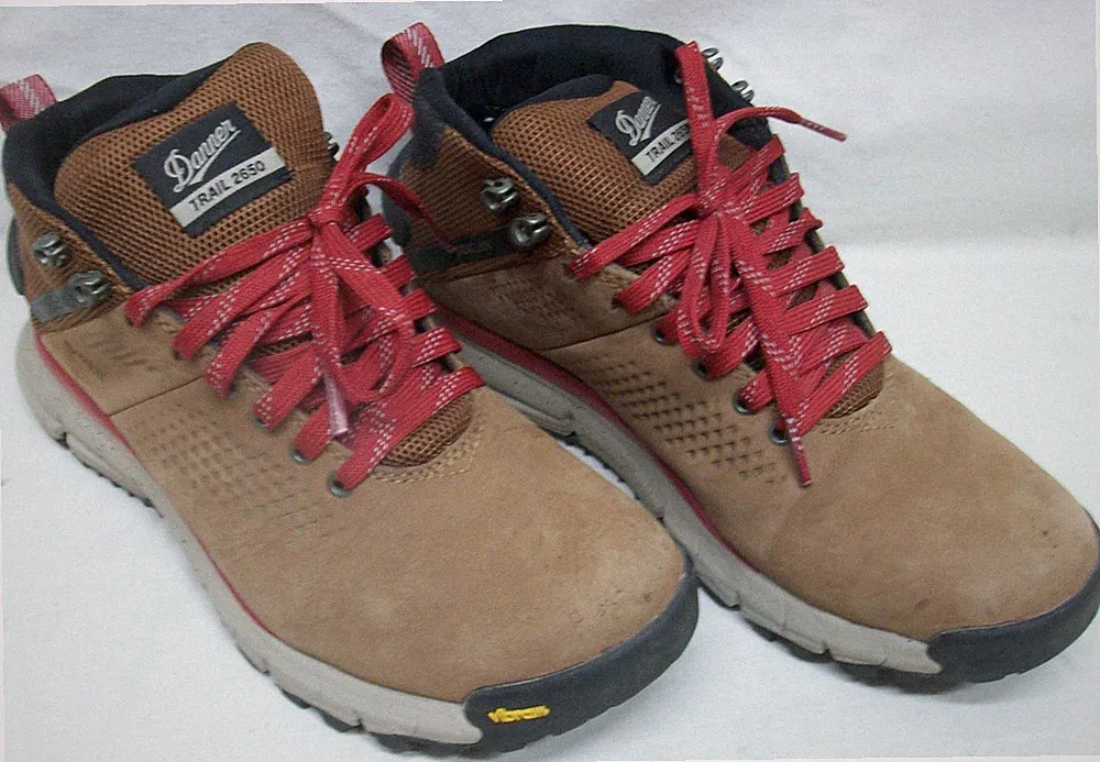 Pair of Danner Trail 2650 Mid GTX Hiking Boots, Womens Size 9, Brown, EXL Cond