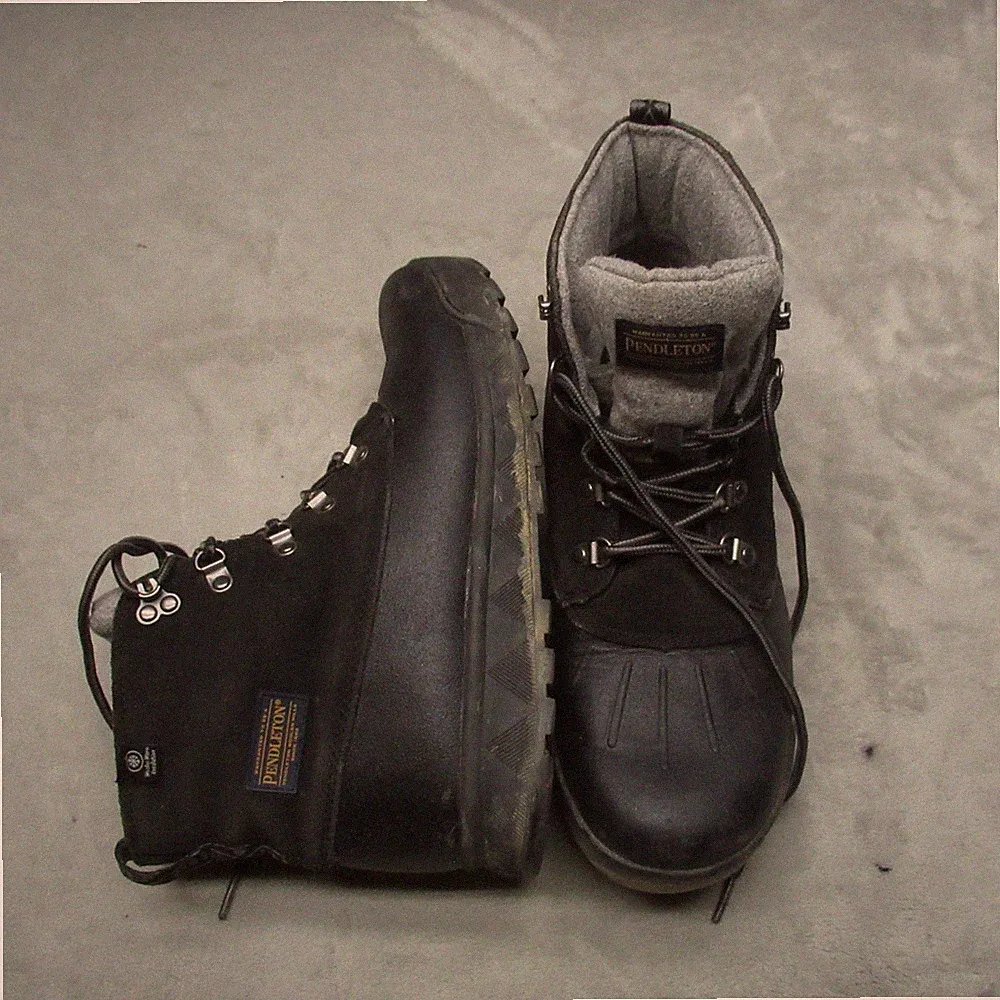 Pendleton Men 10.5 Duck Boots Black Leather Lace Up Winter Hiking Rugged Outdoor
