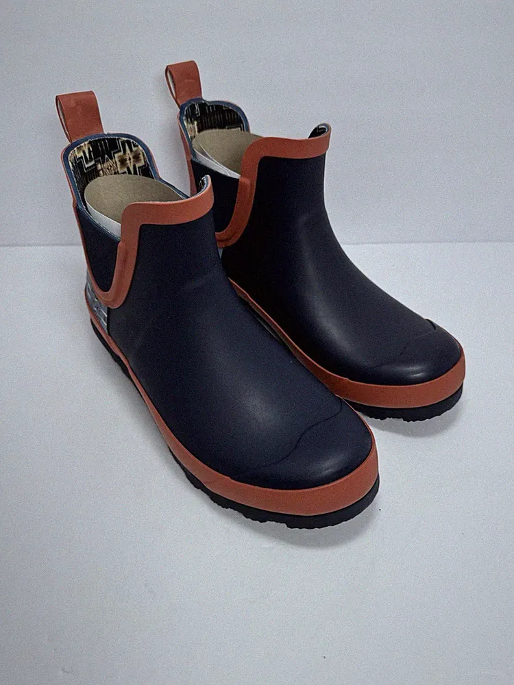 Pendleton Women's Sierra Ridge Chelsea Rubber Rain Boots - Waterproof (size 6&7)
