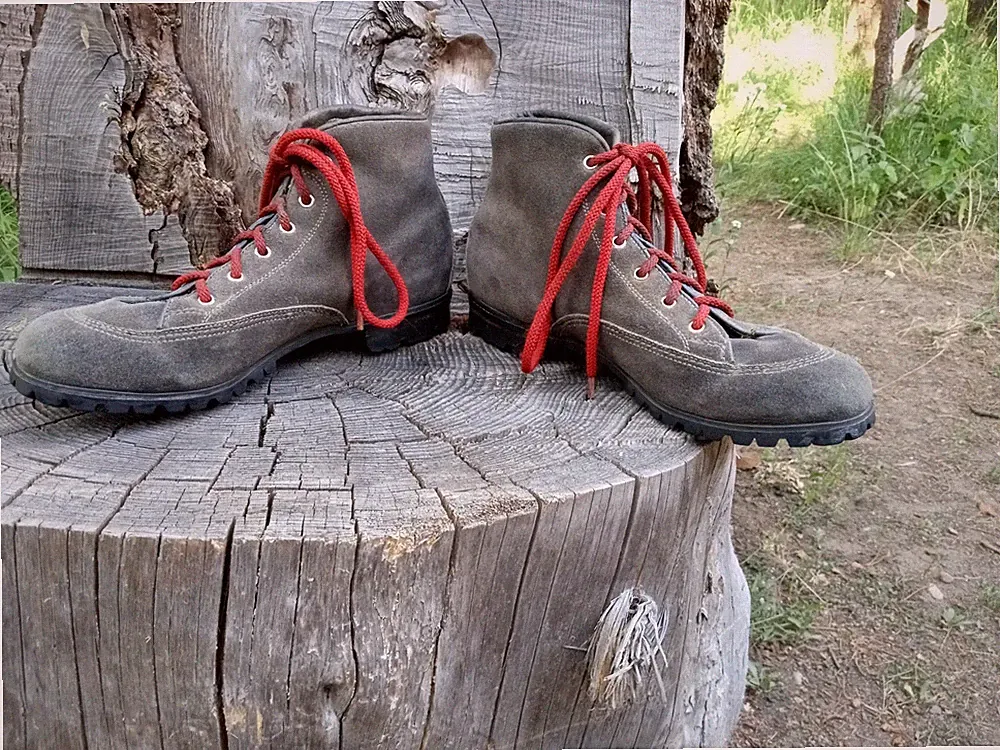Pivetta Hiking Boots Men 9 AAA Extra Narrow Women aprox 10 Spider/College? Italy