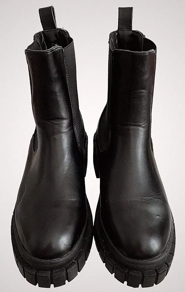 Public Desire Woman’s Black Platform Chunky Combat Boots Slip On Booties Sz 9US