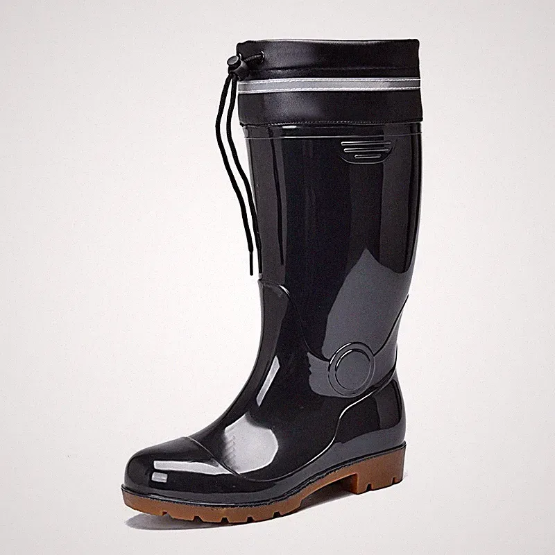 Rain boots are waterproof, anti-slip and wear resistant