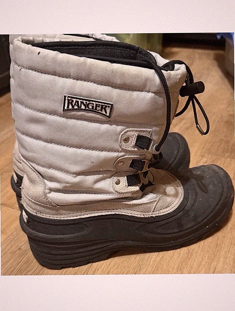 Ranger women Insulated Hiking Boots White and Black Durable Outdoor Footwear