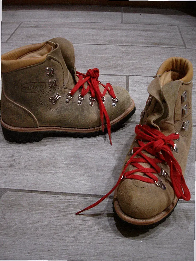 RARE Dunham 6054 Suede Hiking Boots Vibram Lug Sole Brown Men's Sz. 8 Trail MINT