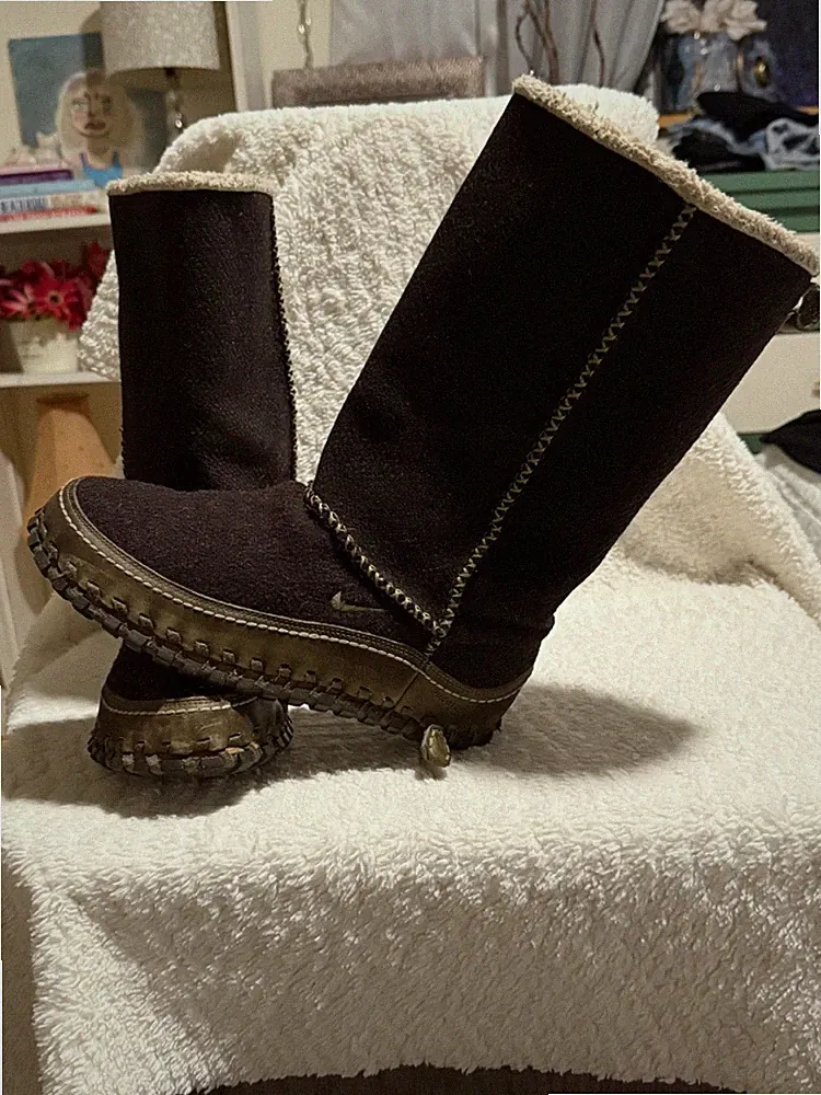 Rare Nike ACG 08’ Tall Shearling Winter Boots US 9 PUDDLE PROOF Outdoor Trail