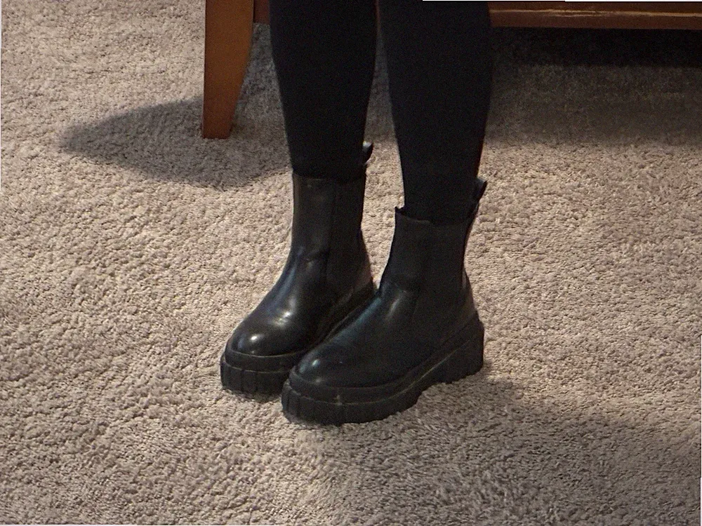 Ready Salted Chunky Platform Chelsea Boots Black Women’s Size 6 Minimalist